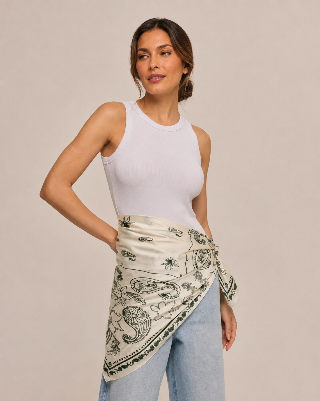 Pañuelo Bandana Gloriosa Off White - Satén de Seda/ 90x90 - Scarfme | Bufandas, Pañuelos, Chales, Turbantes