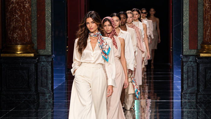 Semana de la Moda de Nueva York 2026: las tendencias en pañuelos y accesorios que vas a querer usar ya