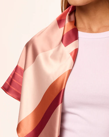 Pañuelo Geométrico Conceitual- Satén de Seda/ 90x90 - Scarfme | Bufandas, Pañuelos, Chales, Turbantes