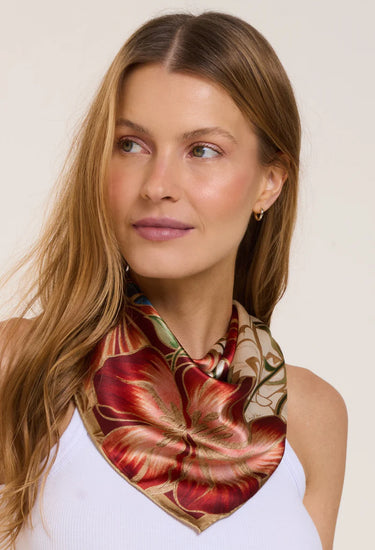 Pañuelo Marble Flowers- Satén de Seda/ 65x65