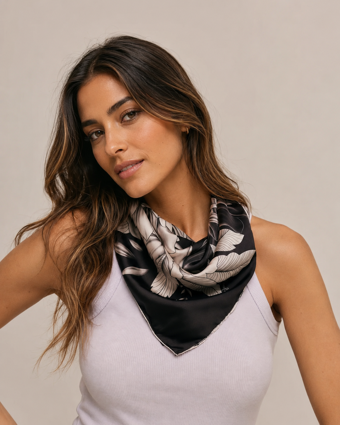 Pañuelo Empodere-se - Twill de Seda/ 65x65 - Scarfme | Bufandas, Pañuelos, Chales, Turbantes