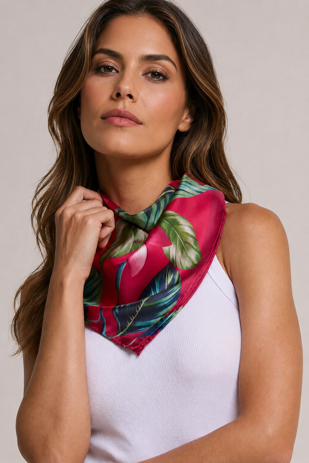 Pañuelo Flor Flamingo - Satén de Seda/ 90x90 - Scarfme | Bufandas, Pañuelos, Chales, Turbantes