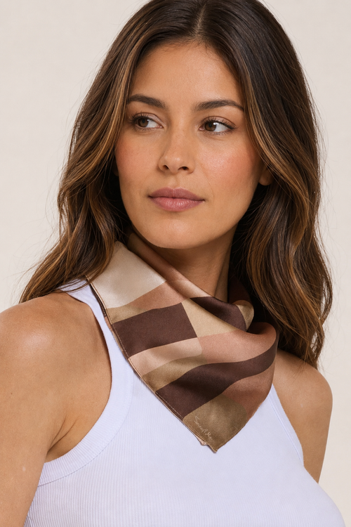 Pañuelo Pilar Mocha- Sáten de Seda/ 40x40 - Scarfme | Bufandas, Pañuelos, Chales, Turbantes