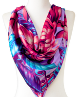 Pañuelo Flor Flamingo - Satén de Seda/ 90x90 - Scarfme | Bufandas, Pañuelos, Chales, Turbantes