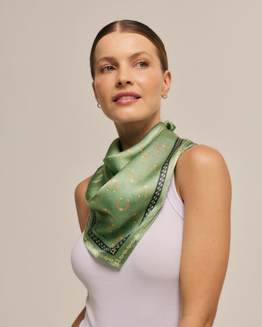 Pañuelo Gravataria Green- Satén de Seda/ 65x65 - Scarfme | Bufandas, Pañuelos, Chales, Turbantes