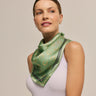 Pañuelo Gravataria Green- Satén de Seda/ 65x65 - Scarfme | Bufandas, Pañuelos, Chales, Turbantes