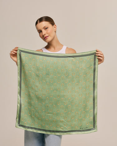Pañuelo Gravataria Green- Satén de Seda/ 65x65 - Scarfme | Bufandas, Pañuelos, Chales, Turbantes