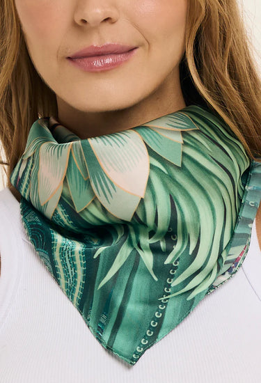 Pañuelo Alegoria - Twill de Seda/ 65x65 - Scarfme | Bufandas, Pañuelos, Chales, Turbantes