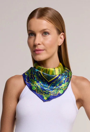 Pañuelo Cocar Brasil- Twill de Seda/ 50x50 - Scarfme | Bufandas, Pañuelos, Chales, Turbantes