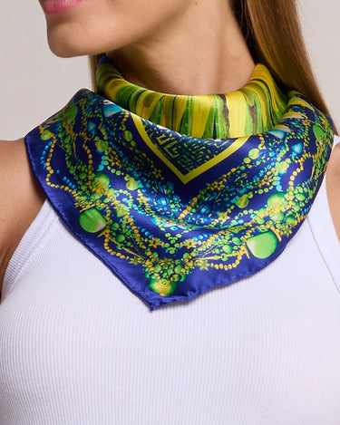 Pañuelo Cocar Brasil- Twill de Seda/ 50x50 - Scarfme | Bufandas, Pañuelos, Chales, Turbantes