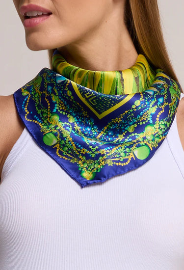 Pañuelo Cocar Brasil- Twill de Seda/ 50x50 - Scarfme | Bufandas, Pañuelos, Chales, Turbantes