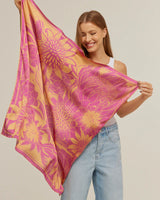 Pañuelo Flor de Poder- Satén de Poliester/ 90x90 - Scarfme | Bufandas, Pañuelos, Chales, Turbantes