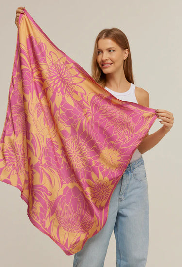 Pañuelo Flor de Poder- Satén de Poliester/ 90x90 - Scarfme | Bufandas, Pañuelos, Chales, Turbantes