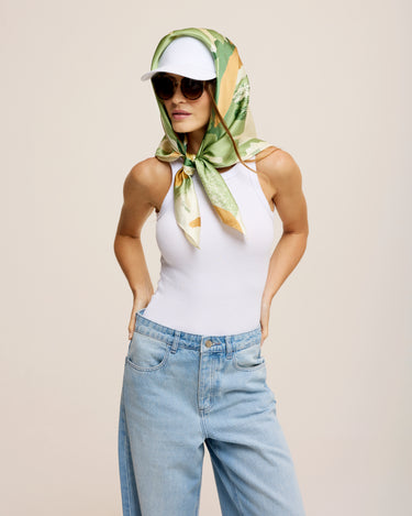 Pañuelo Manchas Abstratas Verde- Satén de Seda/ 90x90 - Scarfme | Bufandas, Pañuelos, Chales, Turbantes