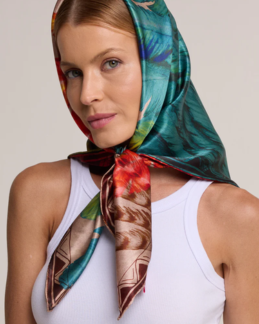 Pañuelo Penas Cocar - Satén de Seda/ 90x90 - Scarfme | Bufandas, Pañuelos, Chales, Turbantes