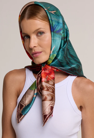 Pañuelo Penas Cocar - Satén de Seda/ 90x90 - Scarfme | Bufandas, Pañuelos, Chales, Turbantes